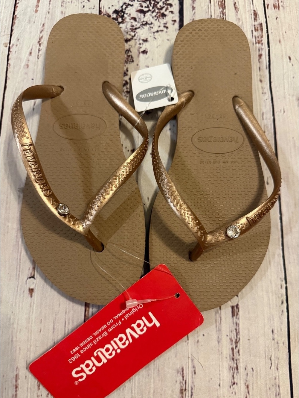 NWT Rose Gold Havaiana Flip Flops Size 6